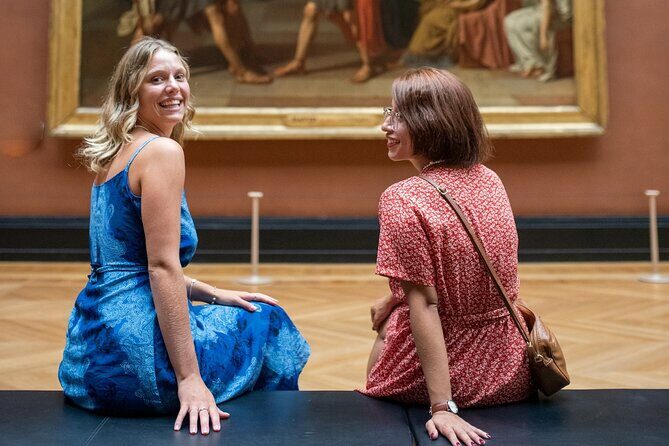 Paris Louvre Essentials Tour (Reserved Entry Included) - Reserved entry and small-group pacing inside the Louvre