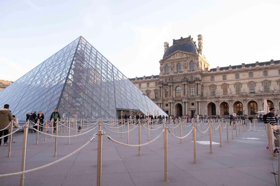 Paris Louvre Exclusive Semi Private Guided Tour Max 6 People - The Guided Highlight Circuit Inside the Louvre (How They Choose What You See)
