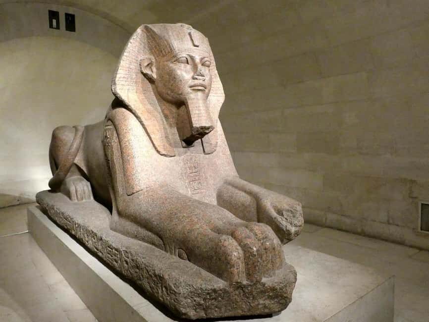 Paris: Louvre Guided Tour with Skip-the-Line Entry Tickets - The guide-led storyline: from ancient art to later styles