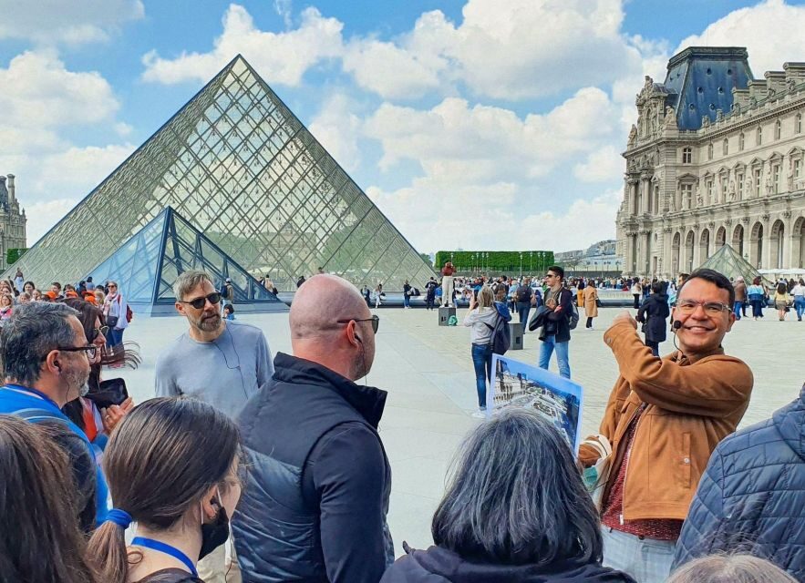 Paris: Louvre Mona Lisa Discovery Guided Tour with Ticket - Photo stops inside the museum: good memories, with real rules