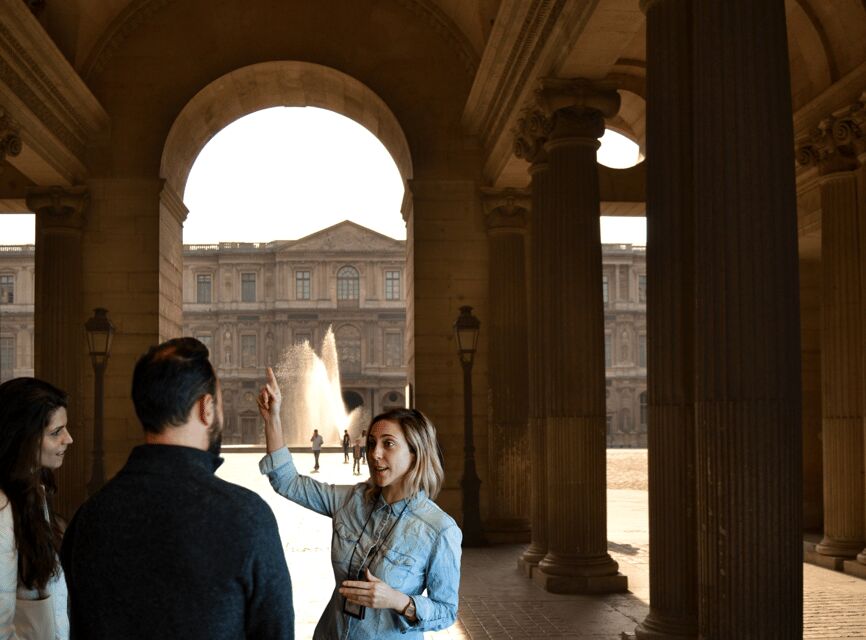 Paris: Louvre Museum and Mona Lisa Evening Private Tour - Venus de Milo: a guided look at why it’s more than a face