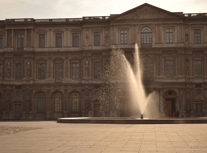 Paris: Louvre Museum and Mona Lisa Evening Private Tour - Price and value: paying for time, access, and calm