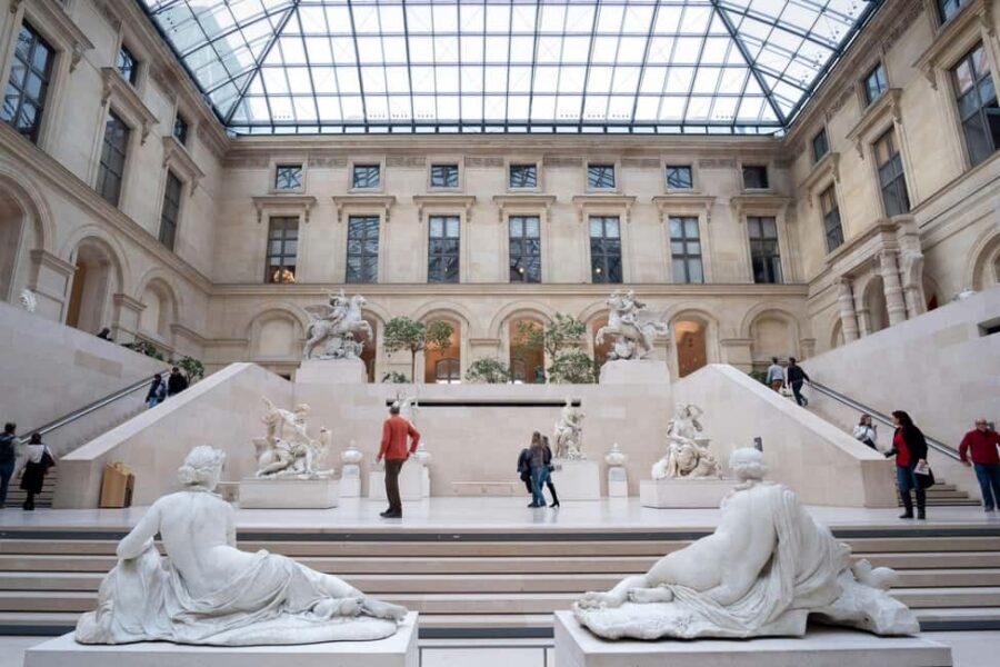 Paris: Louvre Museum Fast Entry and Hop-On Hop-Off Bus Tour - Skip-the-Line Louvre Access, Without a Full Guided Tour