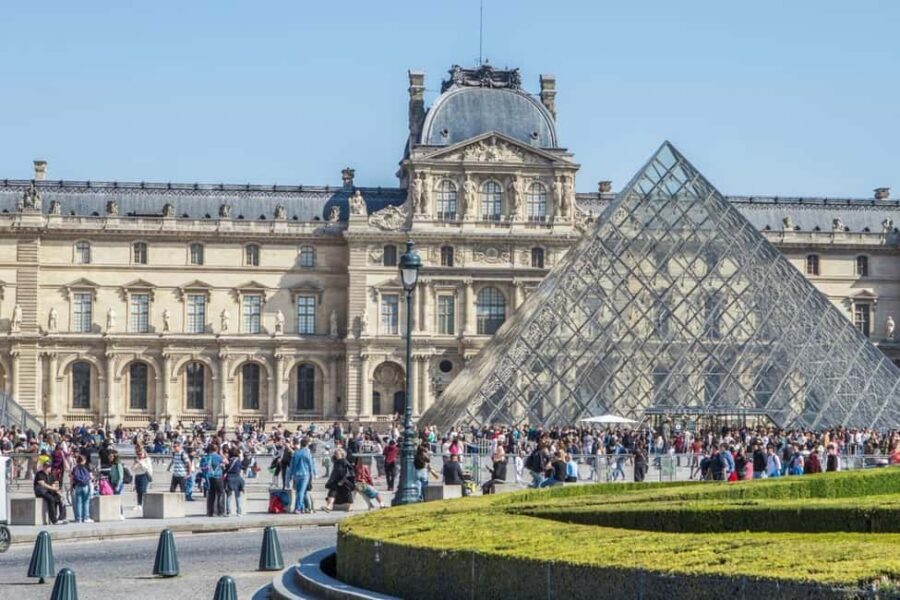 Paris: Louvre Museum Fast Entry and Hop-On Hop-Off Bus Tour - Who This Tour Fits Best
