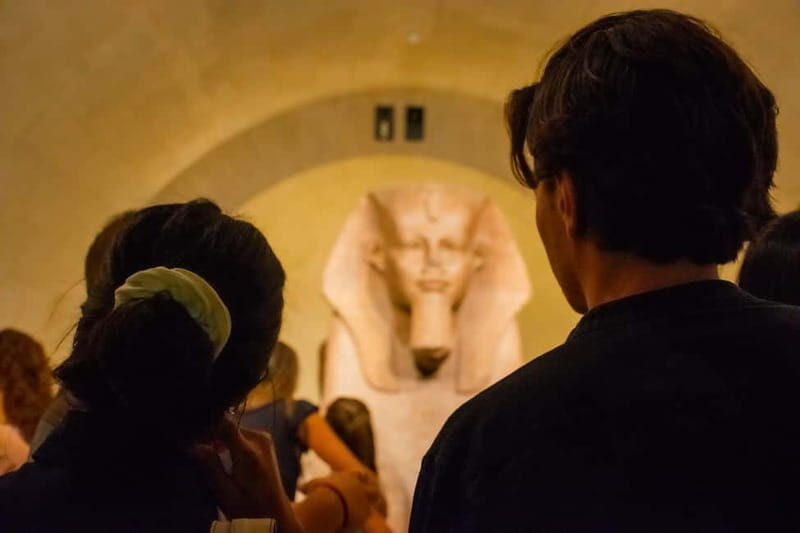 Paris: Louvre Museum Highlights Small-Group Guided Tour - Finding Your Guide at the Louvre Pyramid (No Guesswork Needed)