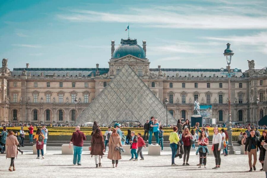 Paris: Louvre Museum Timed Entry Ticket & Pop Culture Tour - 45 Minutes Around the Louvre Grounds and Pop-Culture Stops