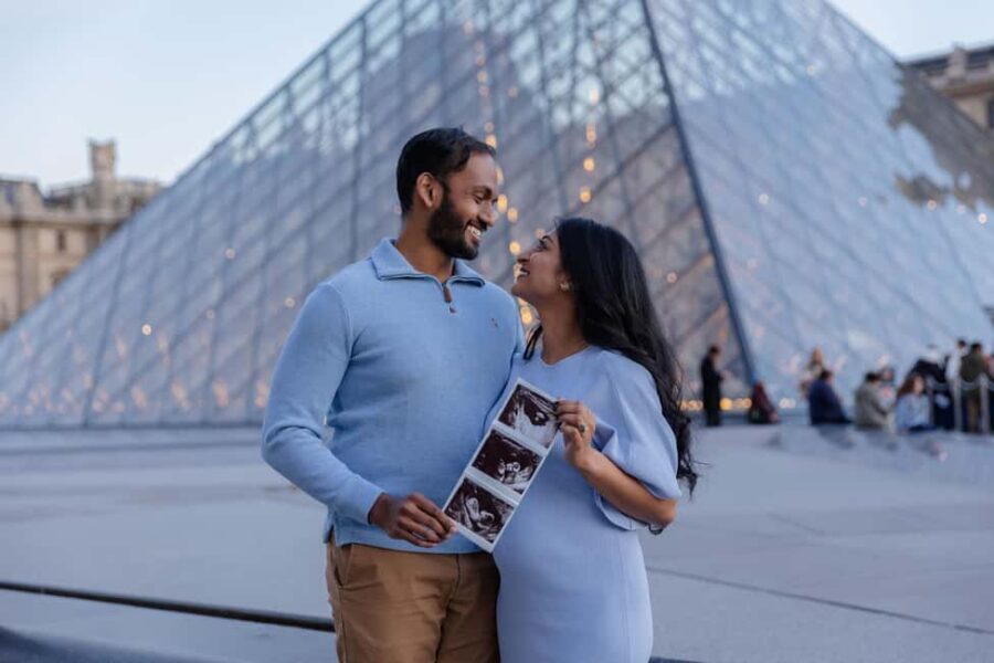 Paris: Louvre photoshoot or Seine bridges Eiffel Tower walk - Meeting points and timing: how to not lose the best light