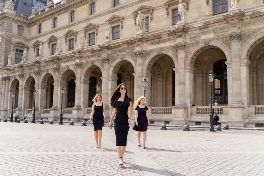 Paris: Louvre photoshoot or Seine bridges Eiffel Tower walk - Small practical tips that make your shoot go smoother