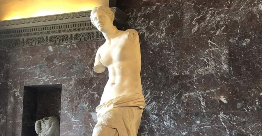 Paris Louvre : Private Treasure Hunt for Families or groups - Key Highlights to Know Before You Go