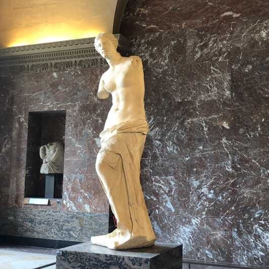Paris Louvre : Private Treasure Hunt for Families or groups - Meeting at 8 Pl. du Carrousel: Walking In Under a Skip-the-Line Plan