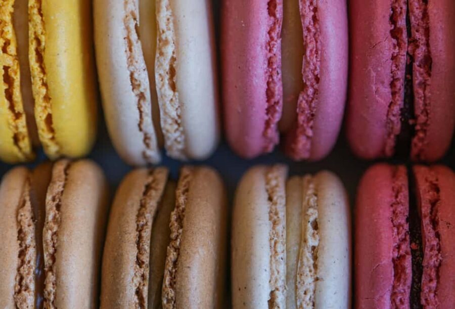 Paris: Macaron Baking Class - Meeting logistics in real life: finding Chez Manon and getting seated fast