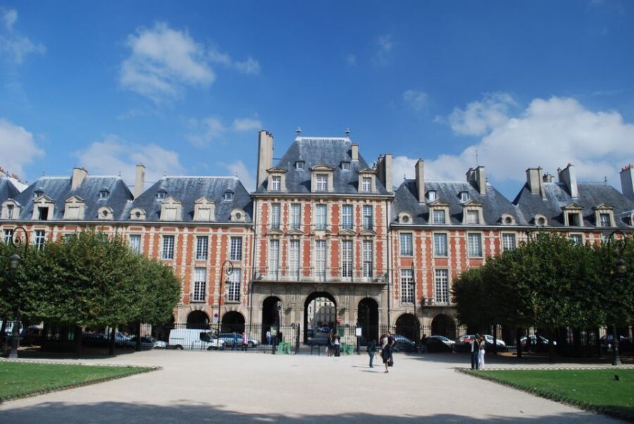 Paris Marais Quarter 2-Hour Private Walking Tour - Key things you’ll notice on this Marais private tour