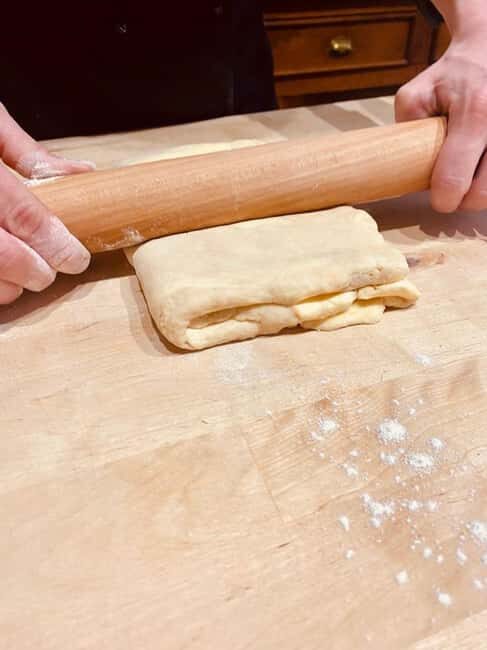 Paris: Millefeuille baking class with a chef - Decorative touches: personal style without losing the classic look