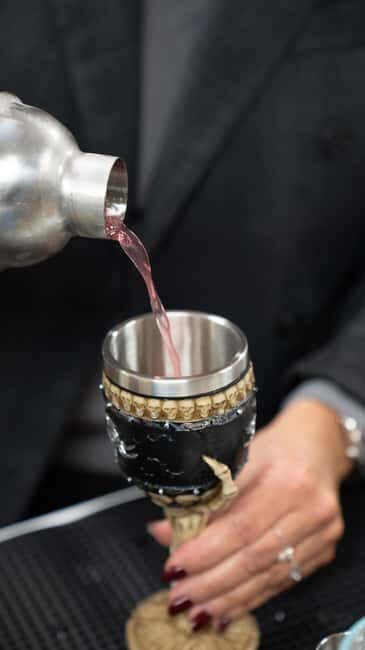 Paris: Mixology Workshops - A One-Hour Paris Cocktail Class With a Theme You Pick