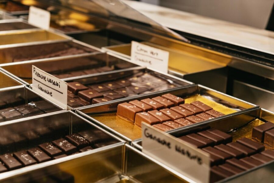 Paris: Montmartre Food and Wine Guided Tour - Montmartre food and wine in three hours: how it feels