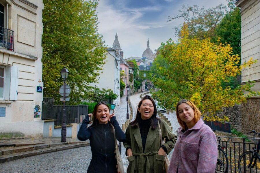 Paris Montmartre Highlights Walking Tour - Small Group - Wall of Love (Mur des Je t’aime): the emotional pause you’ll remember