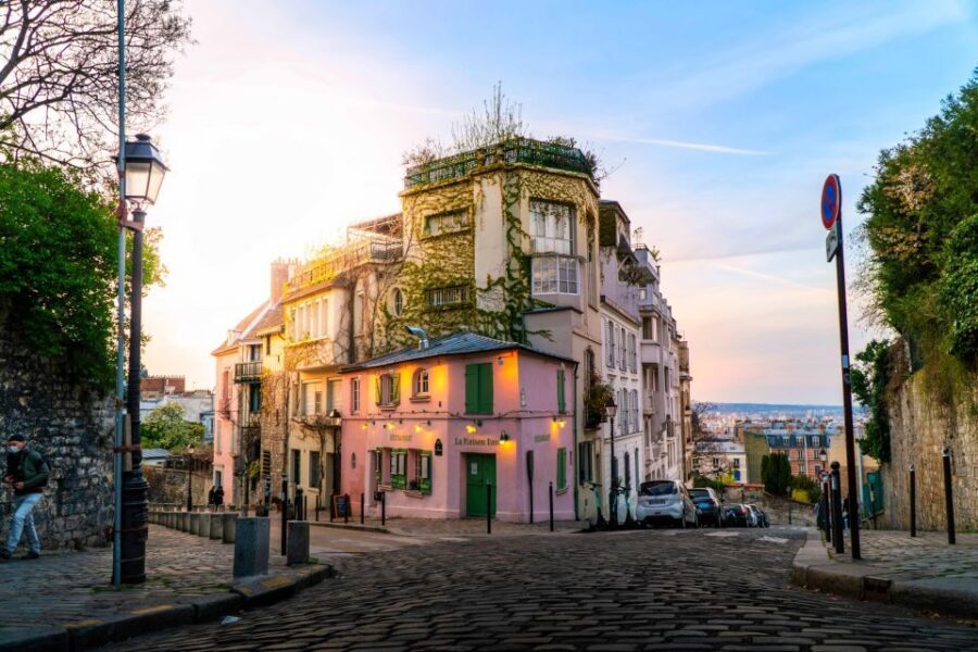 Paris Montmartre Highlights Walking Tour - Small Group - Place du Tertre finish: artists, energy, and a confident ending