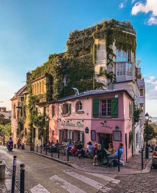 Paris: Montmartre Hill & Sacré-Cœur Guided Walking Tour - Finding the Tour Meet-Up Near Moulin Rouge (and What to Wear)