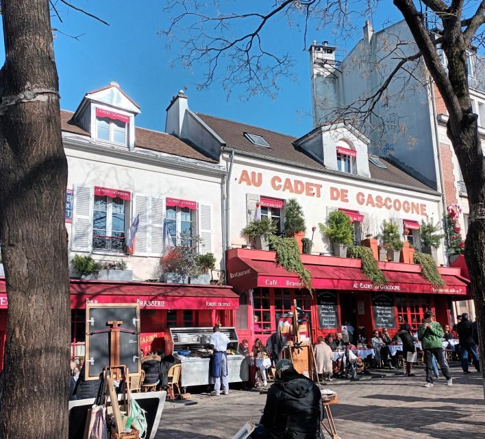Paris: Montmartre Private Guided Tour & River Cruise Option - Adding the Seine cruise: a simple way to multiply your Paris views