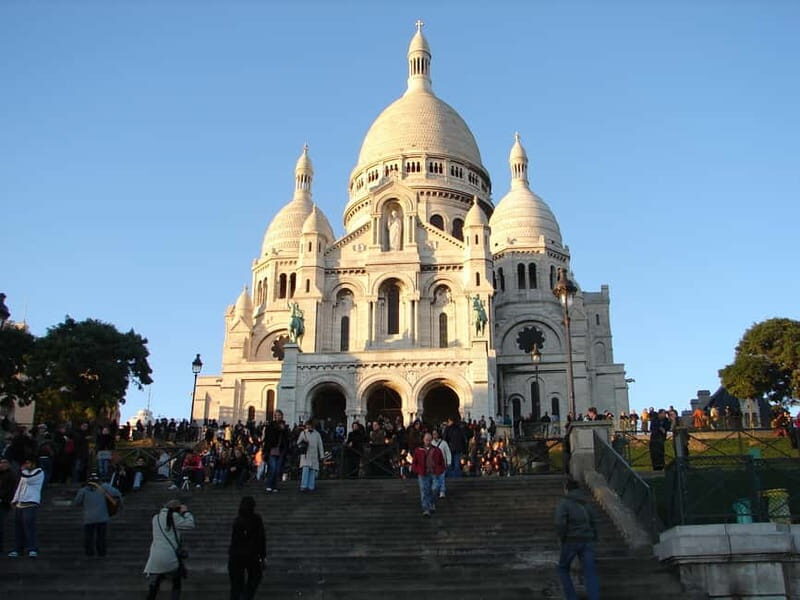 Paris: Montmartre Private Walking Tour - Starting at Metro Blanche: where your Montmartre walk makes sense