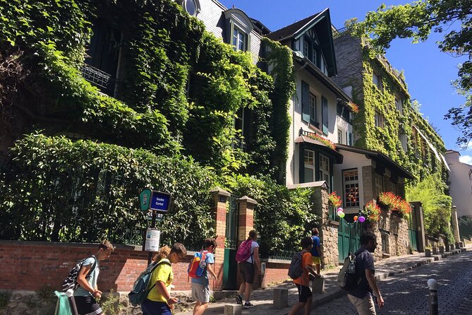 Paris: Montmartre Semi-Private Guided Walking Tour - Sacré-Cœur Views: Outside the Basilica, All About the Panorama