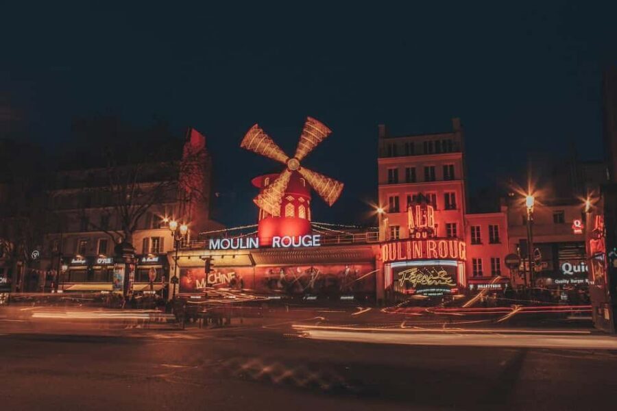 Paris: Montmartre. The old artist village+its unique charm. - Montmartre Still Feels Like an Old Artists Village