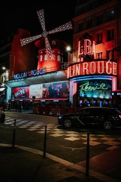 Paris: Montmartre Tour with Local Guide - Montmartre feels like a movie when a local guides it