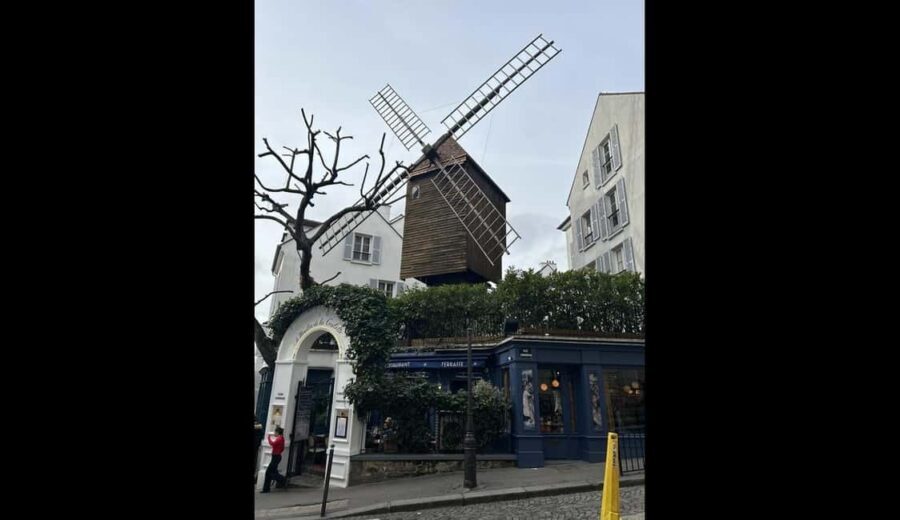 Paris: Montmartre Tour with Sacré-Cœur (Wine Tasting Option) - Scenic photo moments: Rue de l’Abreuvoir and La Maison Rose