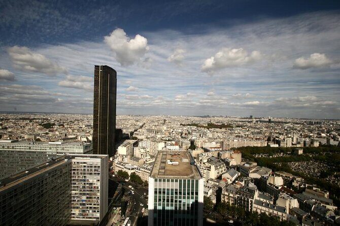Paris Montparnasse Tower Guided Tour with Best View of the City - The 2-hour flow: from boulevard to the observation deck