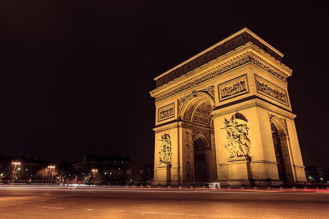 Paris Murder Mystery: Death on the Seine Quest and Tour - Landmarks you’ll cross: Louvre zone, Notre-Dame area, Arc du Triomphe