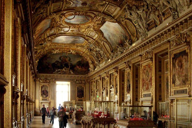 Paris Murders and Mysteries semi-private tour of the Louvre - Venus de Milo and Crown Jewelry Without the Museum Shuffle