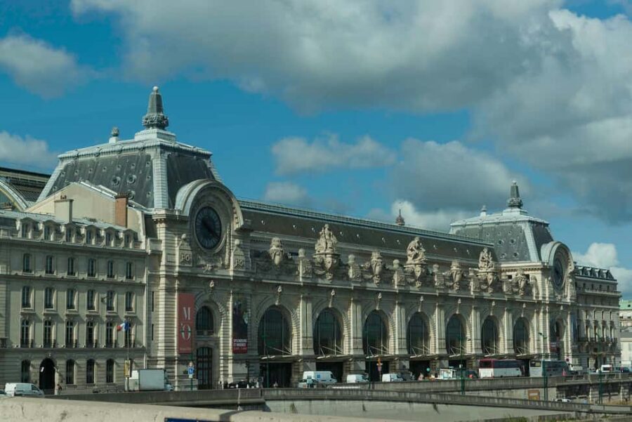 Paris: Musée d'Orsay Walking Tour With Reserved Access - Seeing Orsay starts with the station facade