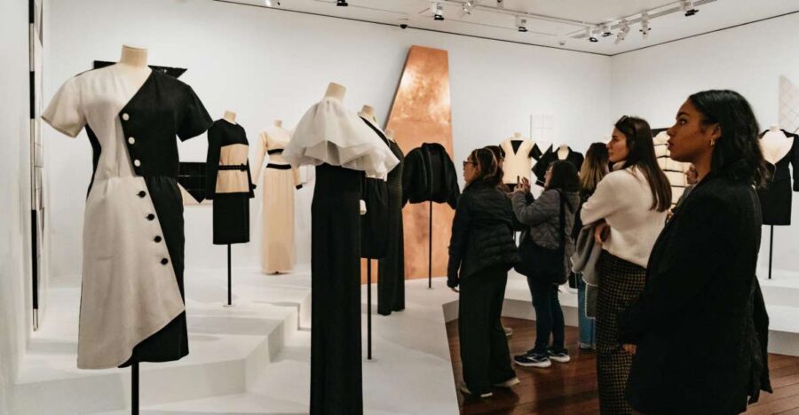 Paris: Musée Yves Saint Laurent Before Opening Hours Tour - Key things I’d circle before you go