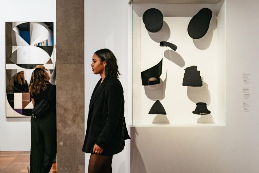 Paris: Musée Yves Saint Laurent Before Opening Hours Tour - FAQ