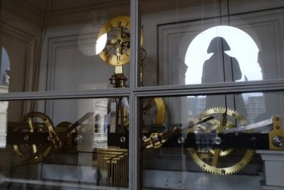 Paris: Napoleon’s Tomb and the Invalides Small-Group Guided Tour - Stop 1: Musée de l’Armée des Invalides and Napoleon’s story