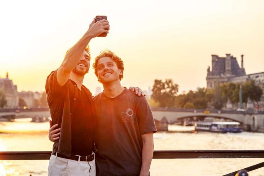 Paris: Night Small-Group Bike Tour and Boat Cruise - Sainte-Chapelle to the Louvre: Sunset Timing Without the Lines