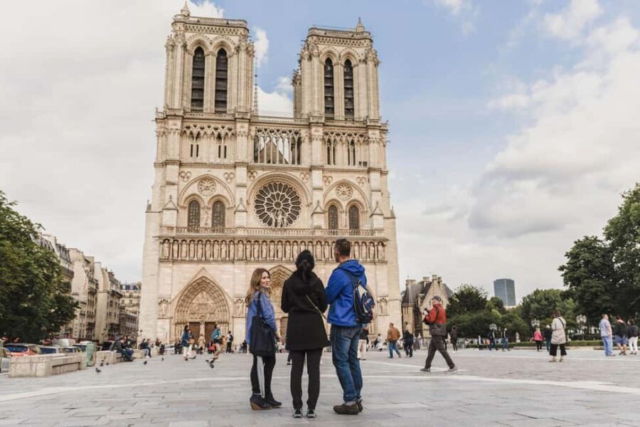Paris: Notre Dame and Île de la Cité Walking Tour - Notre-Dame first: how the tour sets the tone