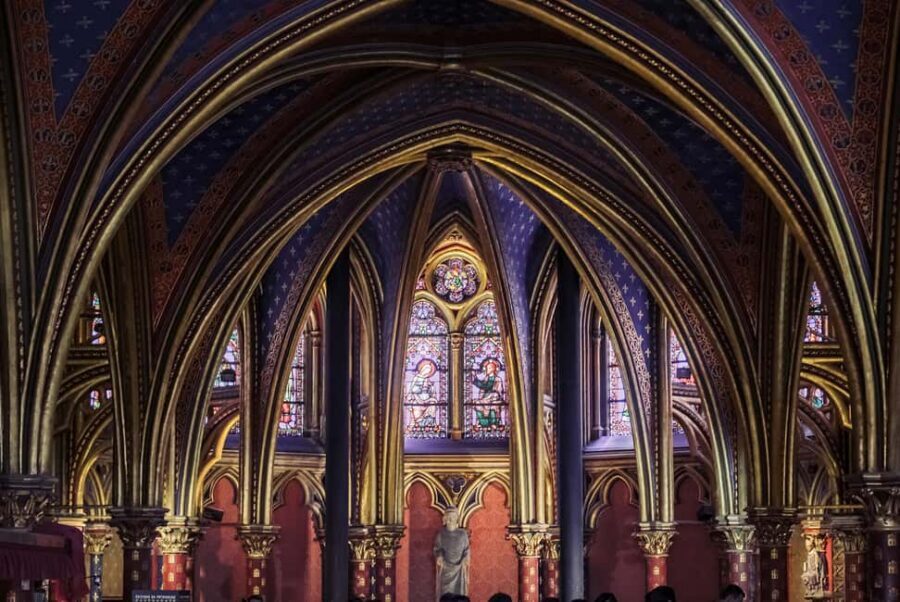 Paris: Notre Dame and Île de la Cité Walking Tour - Inside Notre-Dame: restoration details you can actually notice