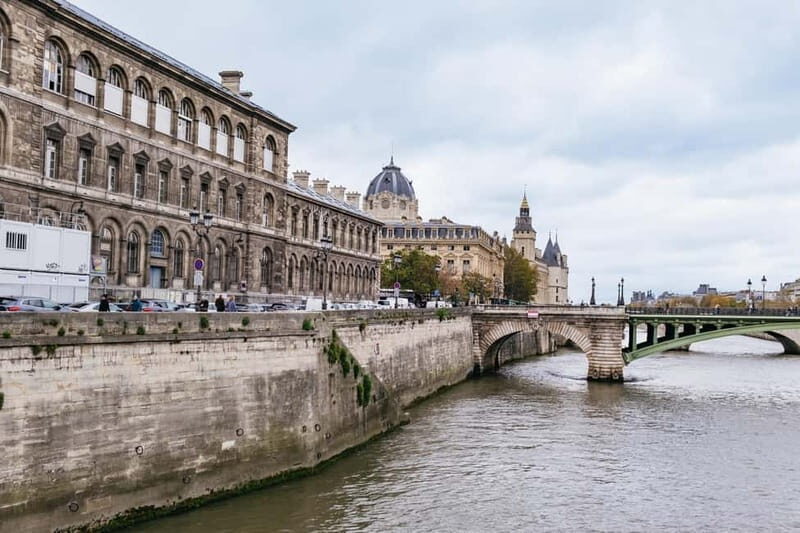 Paris: Notre-Dame Cathedral Exterior Guided Tour - Tickets, lines, and how to avoid a time crunch