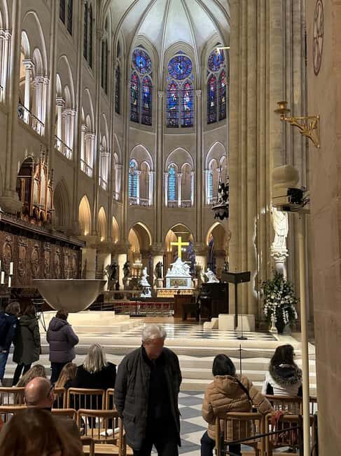 Paris: Notre Dame Cathedral Guided Tour of the Neighborhood - Paris starts at Île de la Cité, and this walk shows you how