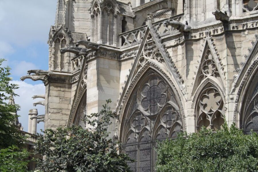 Paris: Notre Dame Exterior Private Tour - Statues, reliefs, and stained glass: reading meaning from the street