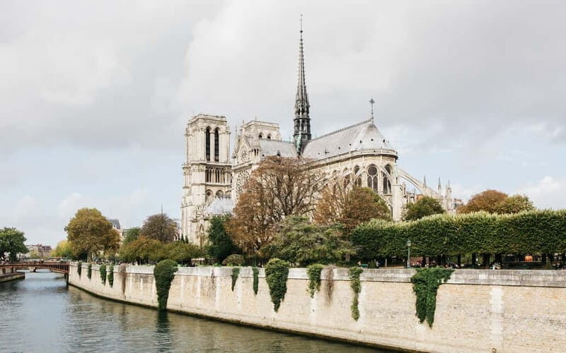 Paris: Notre Dame Exterior Tour with a Small Group - What you’ll actually see: a street-level look at Gothic structure