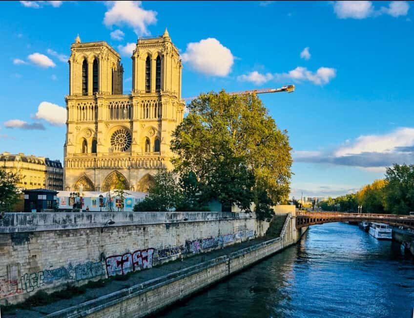 Paris: Notre Dame Exteriors and Ile de la Cité Walking Tour - Conciergerie to Sainte-Chapelle: where the tour hits the emotional high points