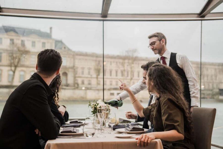 Paris : NYE Special Diner Cruise on the Seine River - NYE dinner timing and why the 9pm option changes the vibe