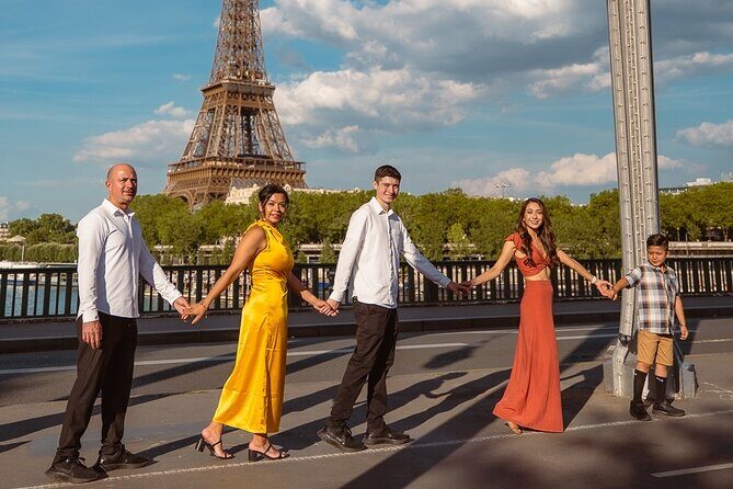 Paris One-Hour Private Photo Shoot - Eiffel Tower Option: Trocadéro Views, Bridges, and Classic Paris Streets