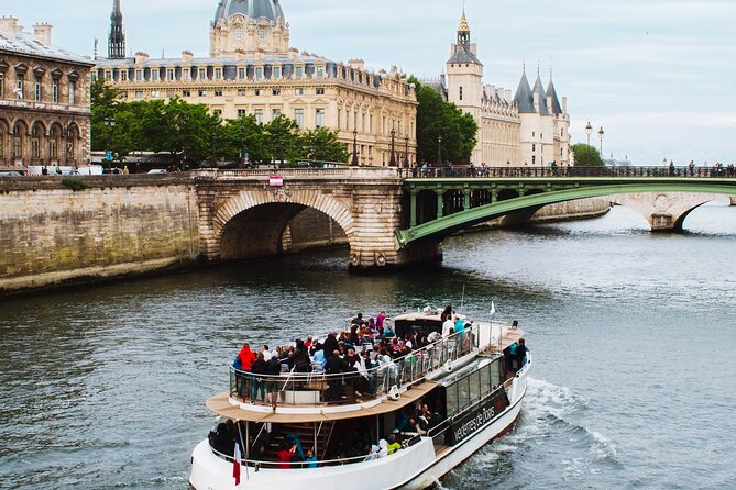 Paris - One Hour Seine River Cruise with Recorded Commentary - A One-Hour Seine Cruise That Works With Your Paris Plan