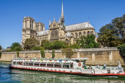 Paris - One Hour Seine River Cruise with Recorded Commentary - Boarding at Port de la Bourdonnais: How to Get There Smoothly