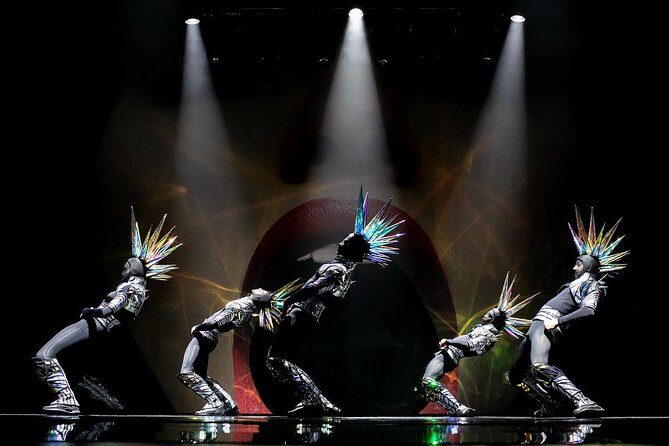 Paris Paradis Latin Cabaret Dinner and Show - Dinner service: 3 courses, measured wine and Champagne, and what to expect from the meal