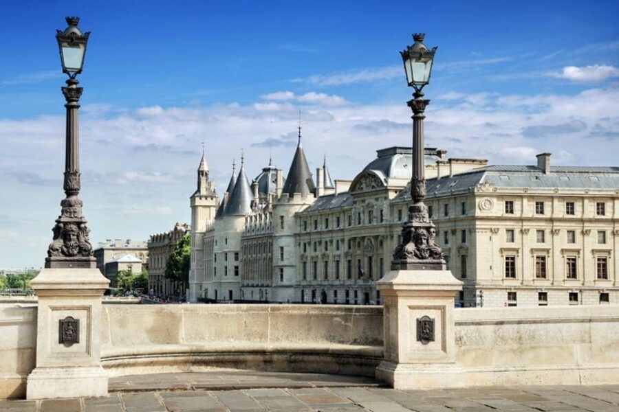 Paris Passlib' City: Official Pass with 5 Top Attractions - Using the Paris Passlib’ app: no meetup, but you must be ready