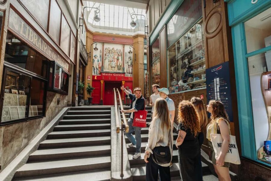 Paris: Pastry & Chocolate Walking Tour with Tastings - The croissant and café crème stop in a hidden passageway